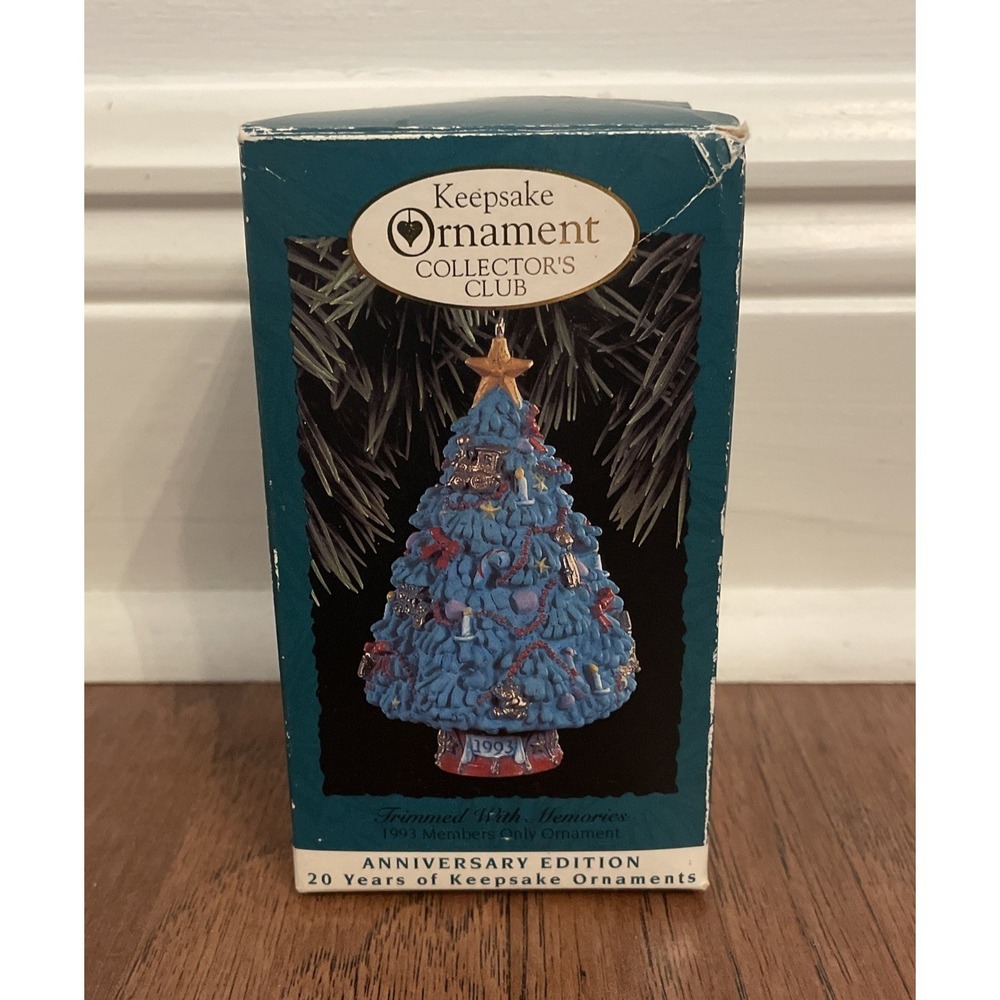 Vintage 1993 Hallmark Keepsake Ornament Collector's Club Trimmed With Memories